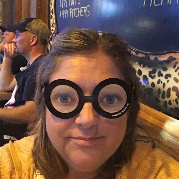 Meet your Posher, Lisa - Picture 1 of 1